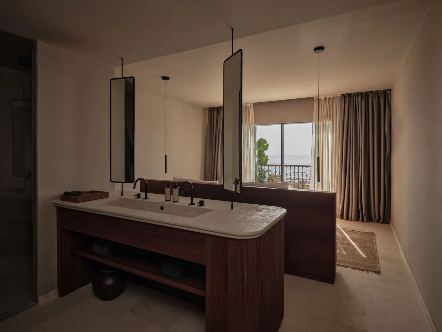 OKU-ANDALUSIA_Sea-View-Suite_30407_LowRes