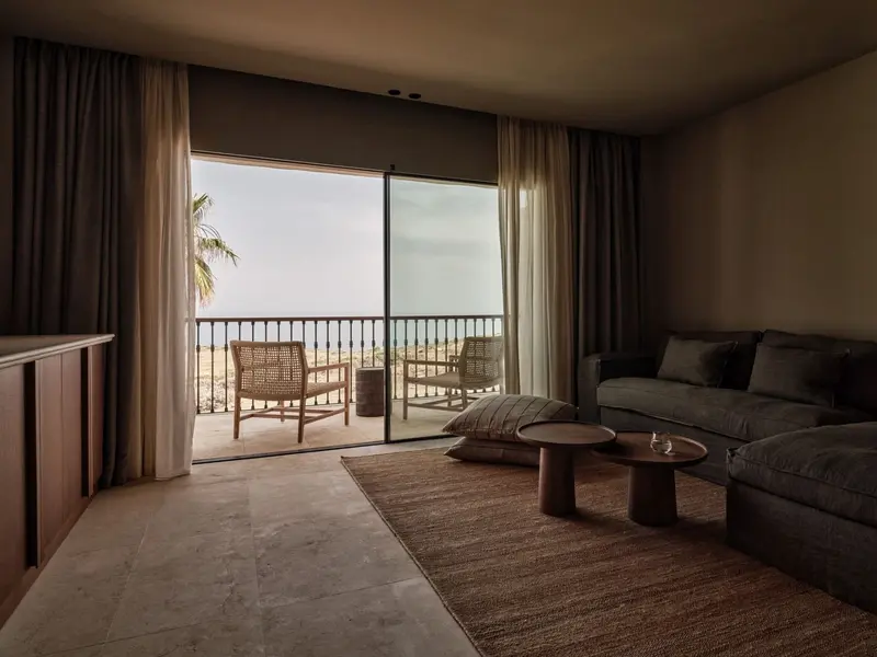 OKU-ANDALUSIA_Two-Bedroom-Deluxe-Suite_30725_LowRes