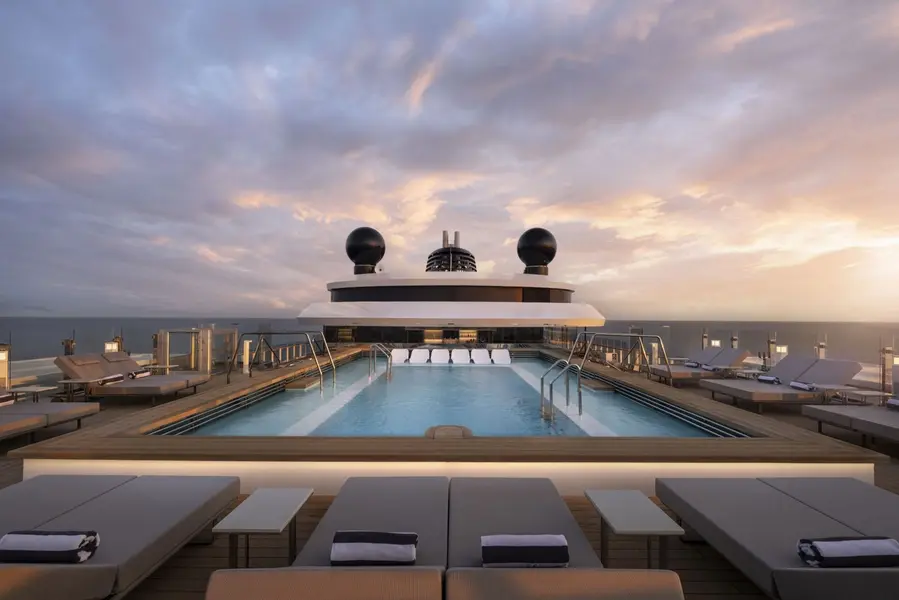 IL_2024_Deck 10 Pool_001