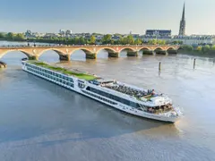 SCER_Scenic_Diamond_Bordeaux_Pont_de_Pierre_Bordeaux_France_BOD_013