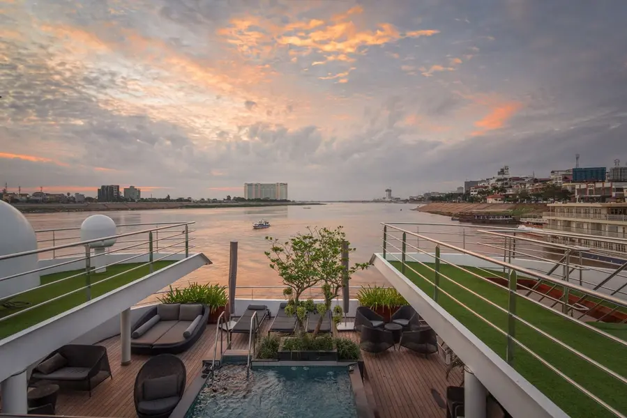 SARC_Scenic_Spirit_Pool Shot_Mekong