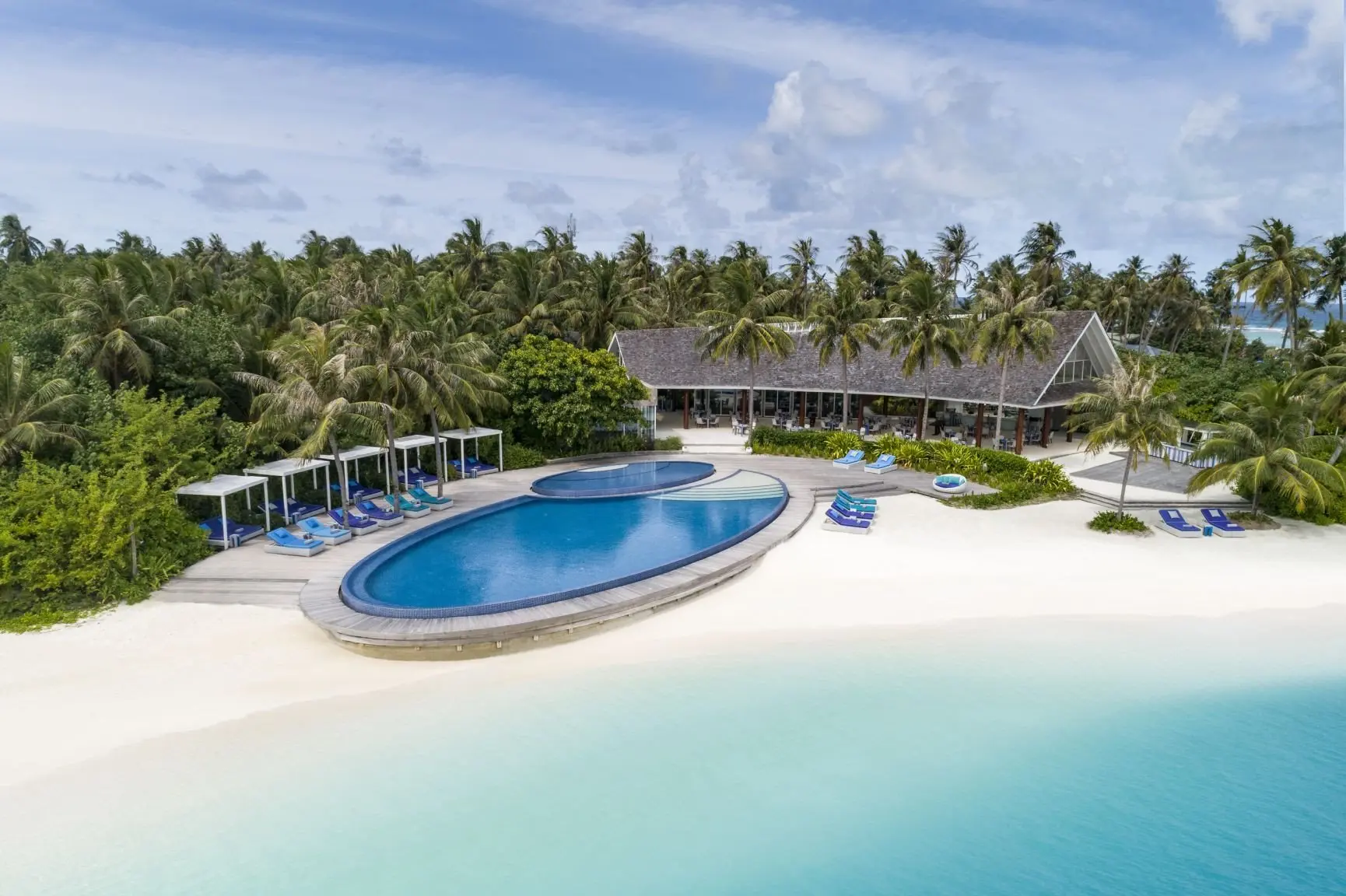 Niyama_Private_Islands_Maldives_Pool_view_Aerial_Blu_0_1