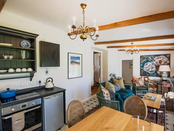Page-slider-images-1088×784-1685cottage-2