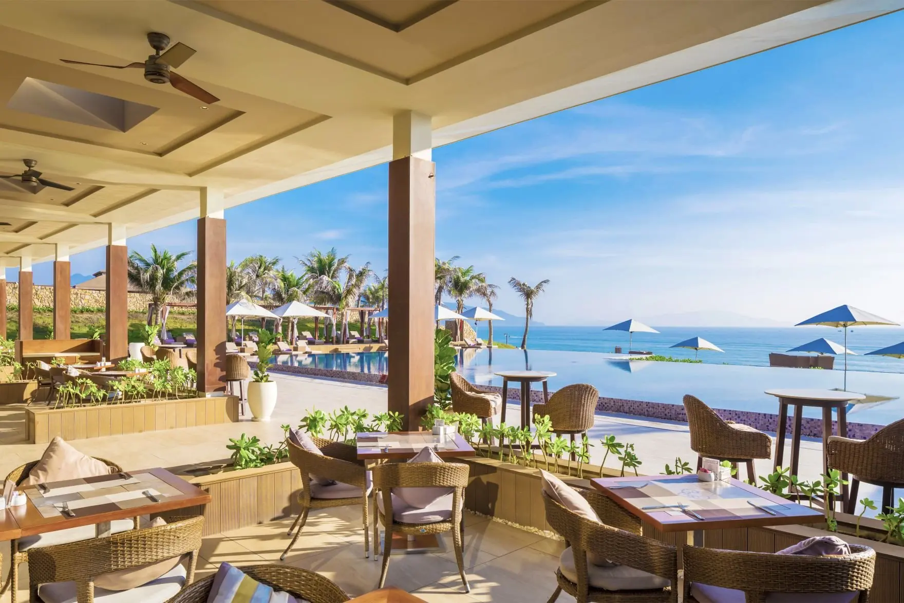Fusion-Resort-Cam-Ranh-Fresh-Restaurant-7785p
