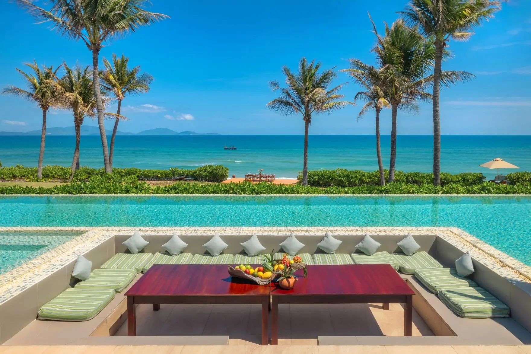 Four Bedroom Beachfront Grand Pool Villa  (12)