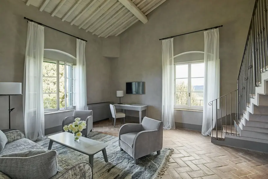 MM_19_Loft_Suite_Living_Room_-_1