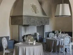 AB23_COMO CDN_La Torre_Dining Tables by Fireplace