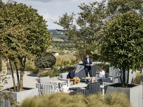 MM_21_Relaxing on Panoramic Terrace_Served Refreshments