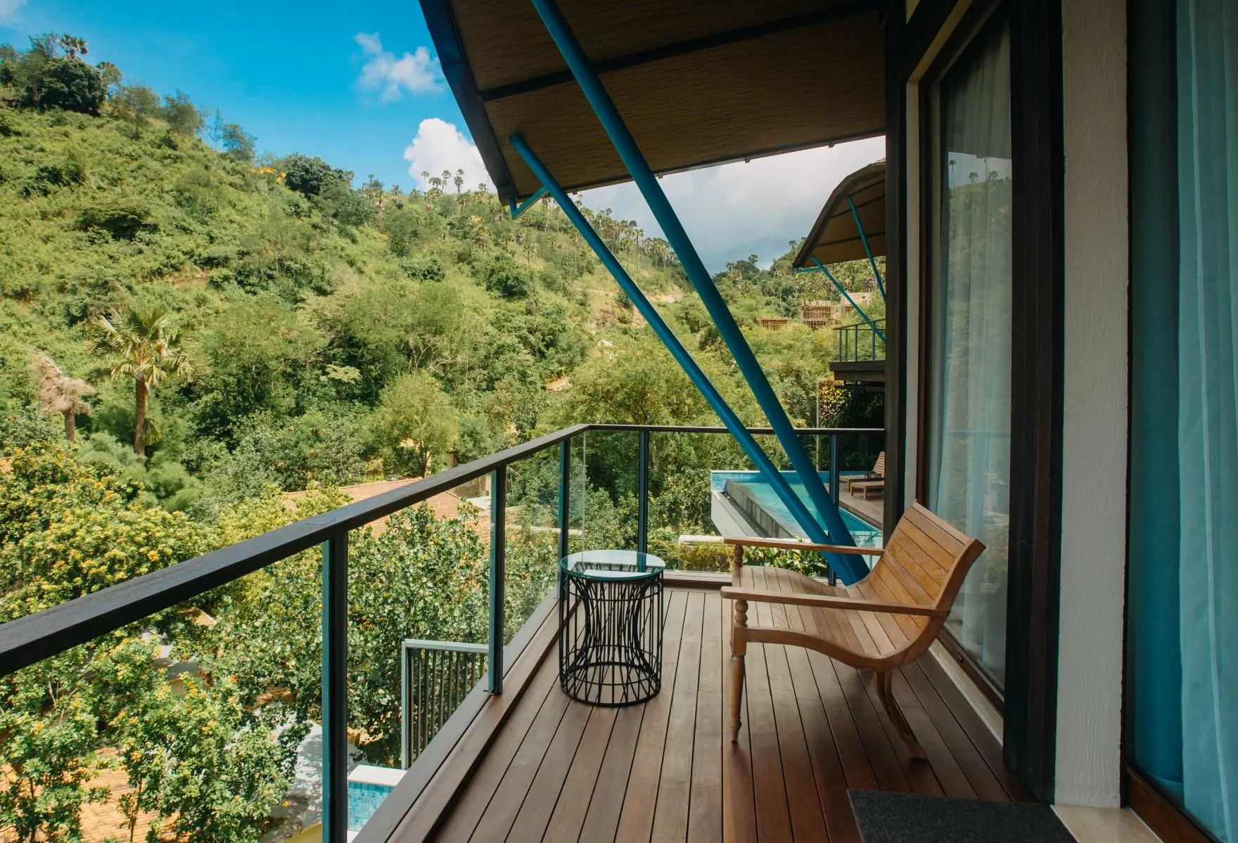 Hanging Pool Villa (11)