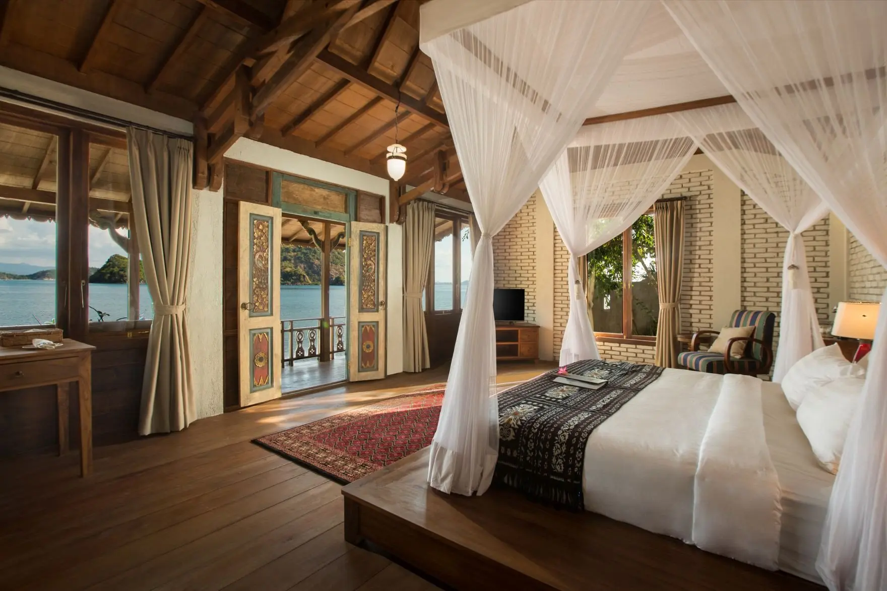 PLK_Executive Ocean Front Villa_bedroom