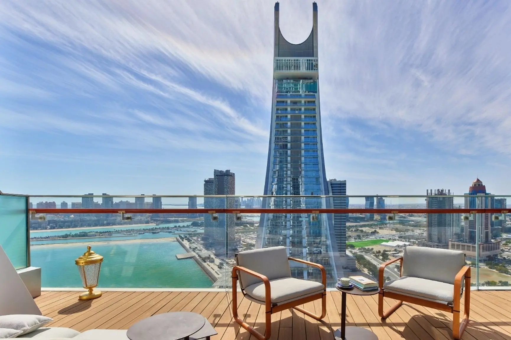 Crescent signature suite balcony