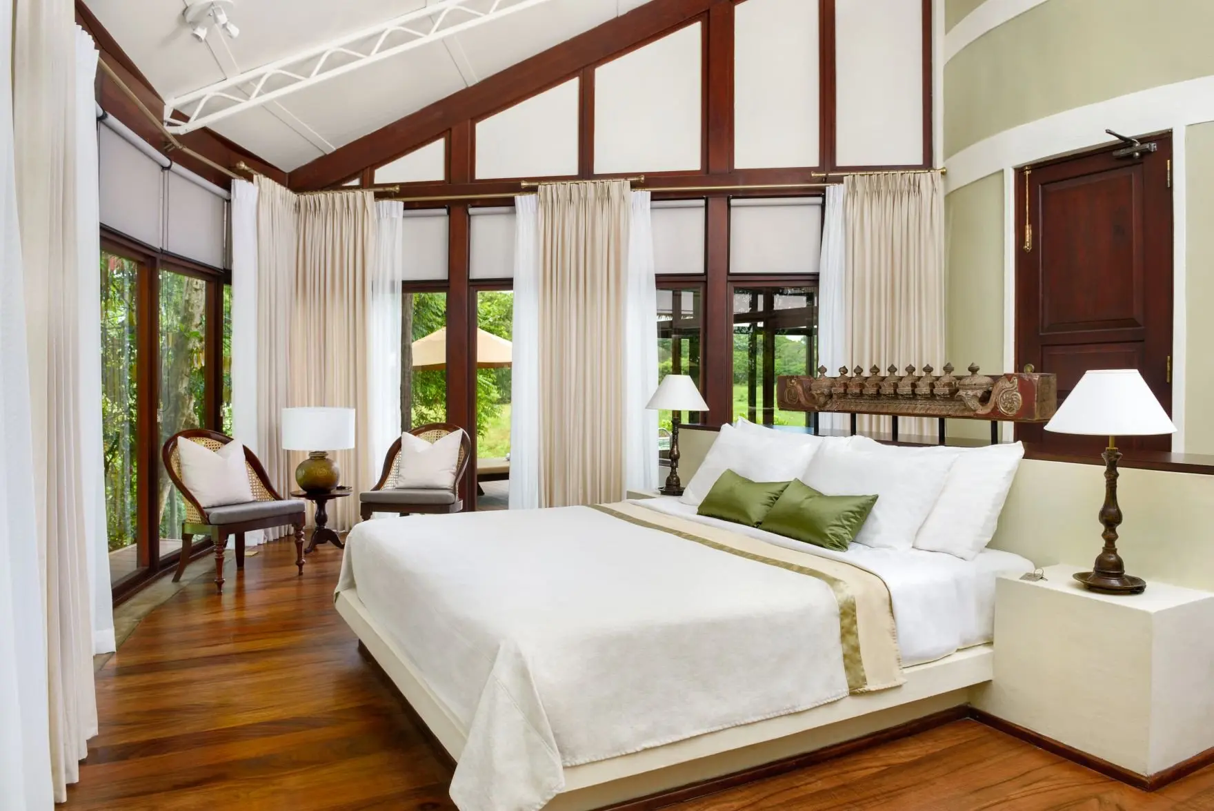 Nikawewa Villa - Master Bedroom