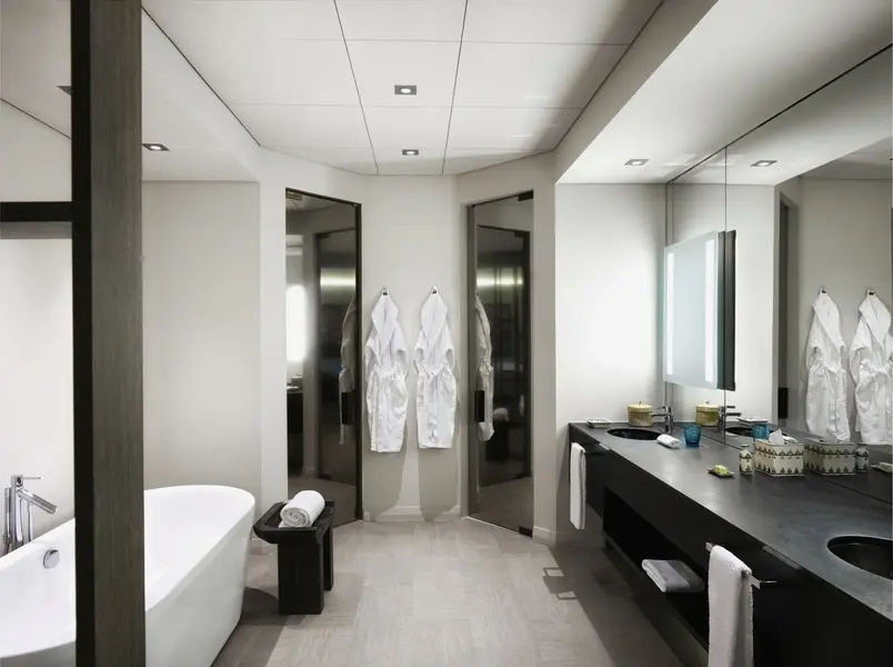 Quinta Deluxe bathroom