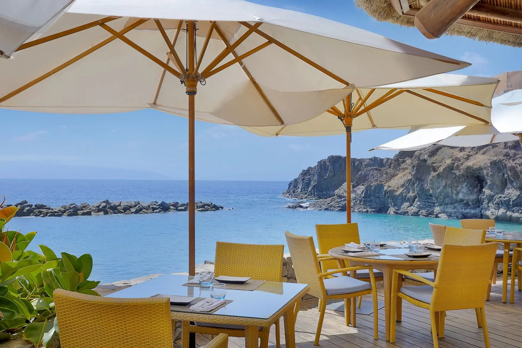 The Ritz-Carlton Tenerife, Abama - Restaurants & Lounges - The Beach Club (1)