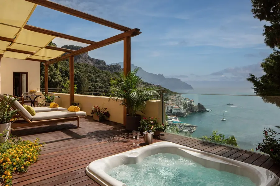 Anantara_Convento_di_Amalfi_Grand_Hotel_Suite_DellEremita_Terrace_and_Jacuzzi_View