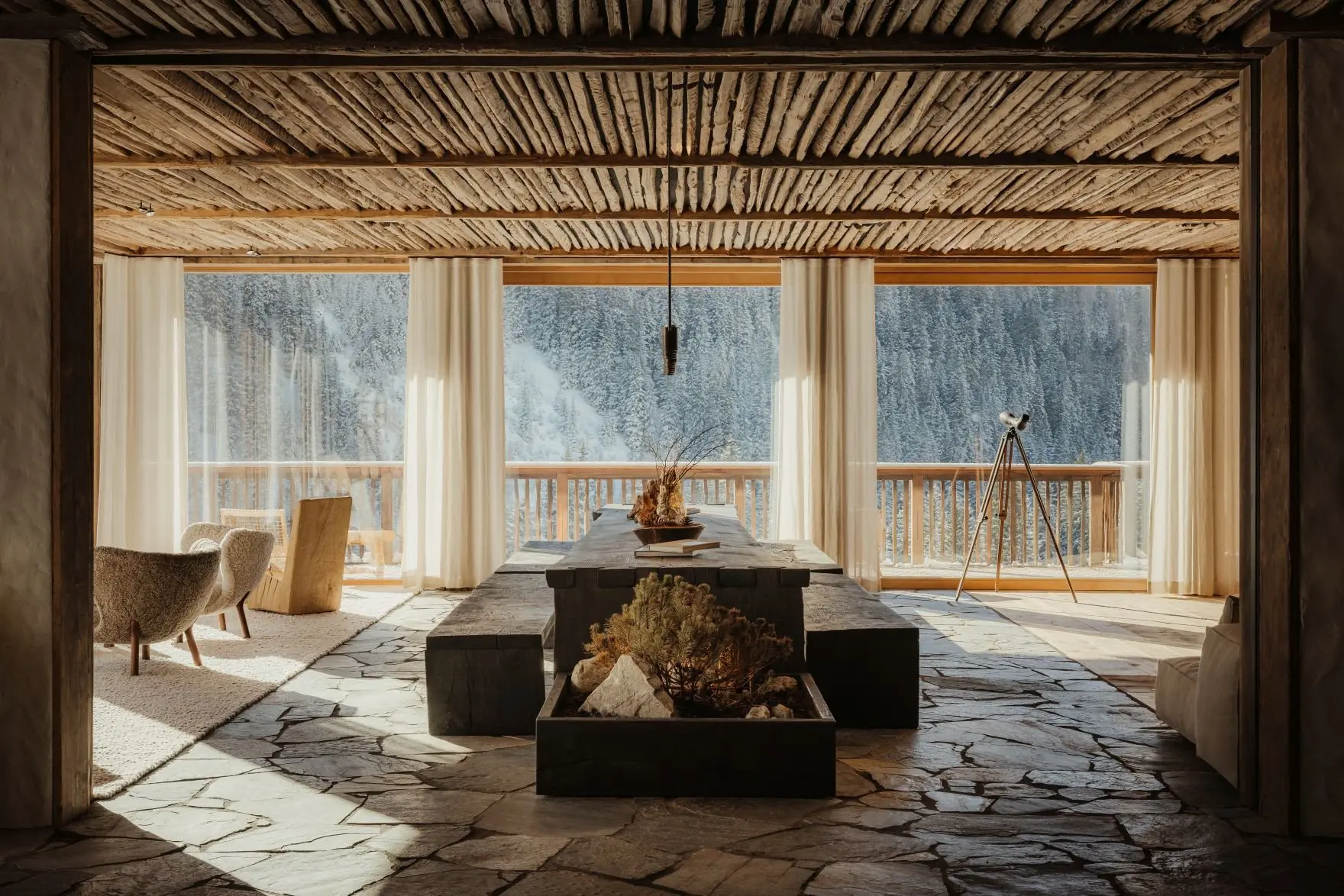 AlexMoling_Eriro_Hall-35