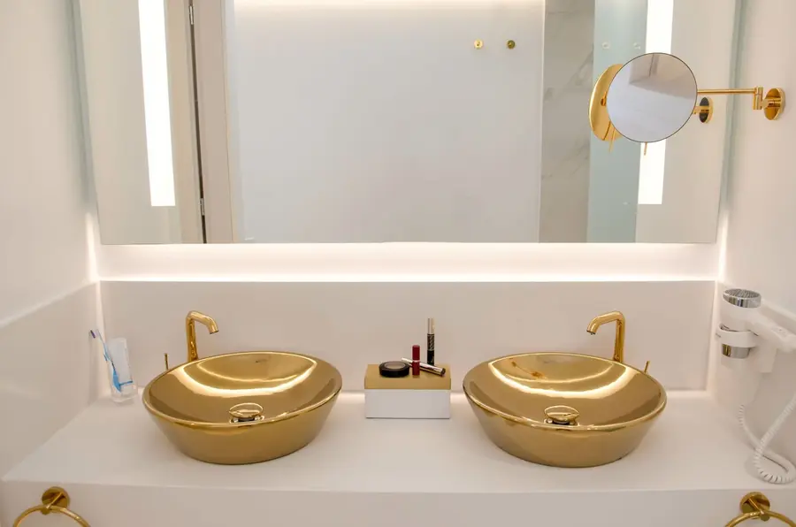 ip96_13881_SUM1_SUM2_Bathroom_WOL