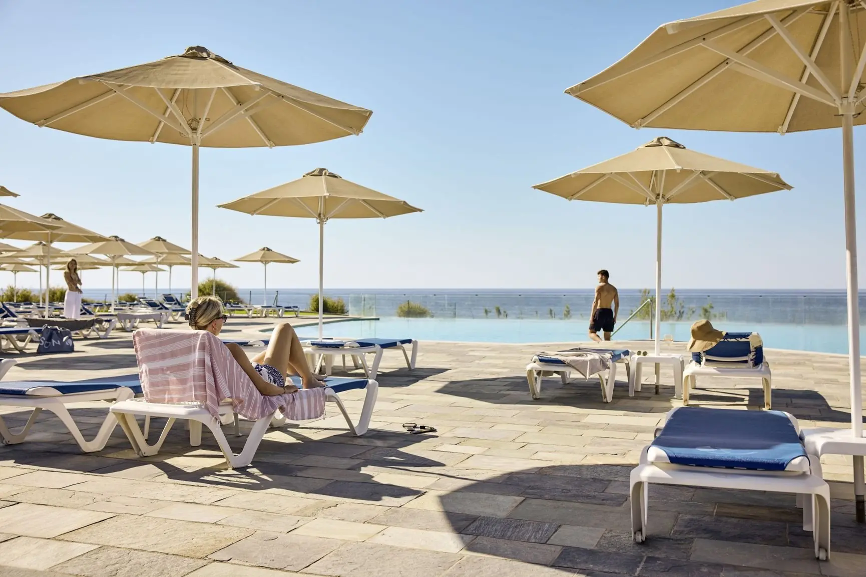 RCIP_Suites_Pool_15101_WOL