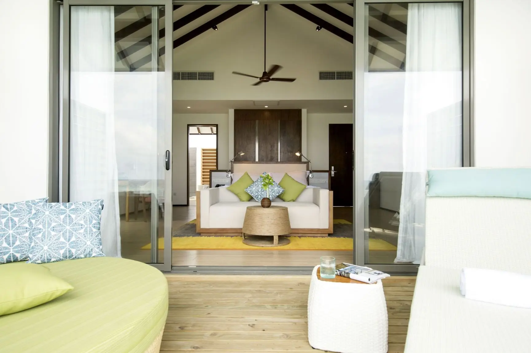 mn58_11423_BUM3_Wasserbungalow_mit_Pool_WOL