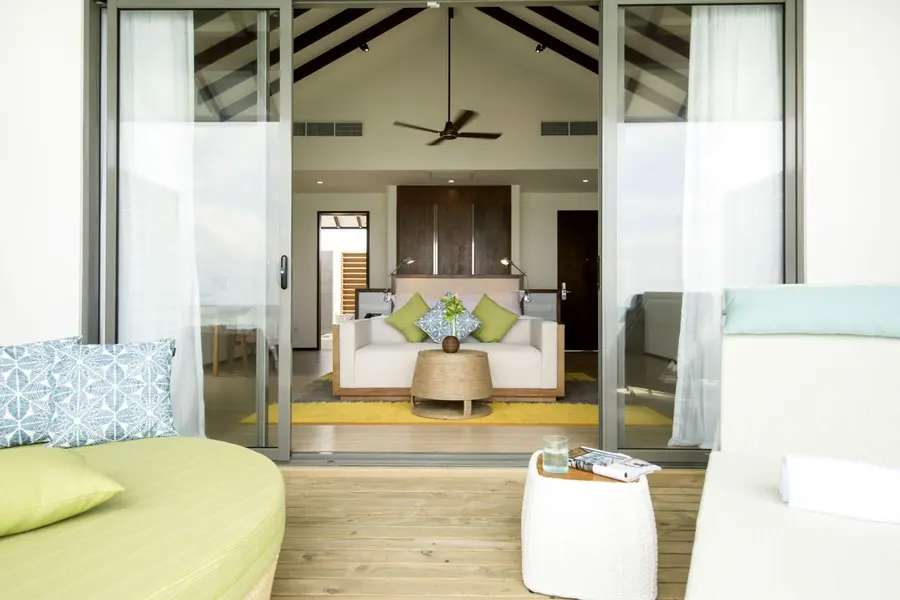 mn58_11423_BUM3_Wasserbungalow_mit_Pool_WOL