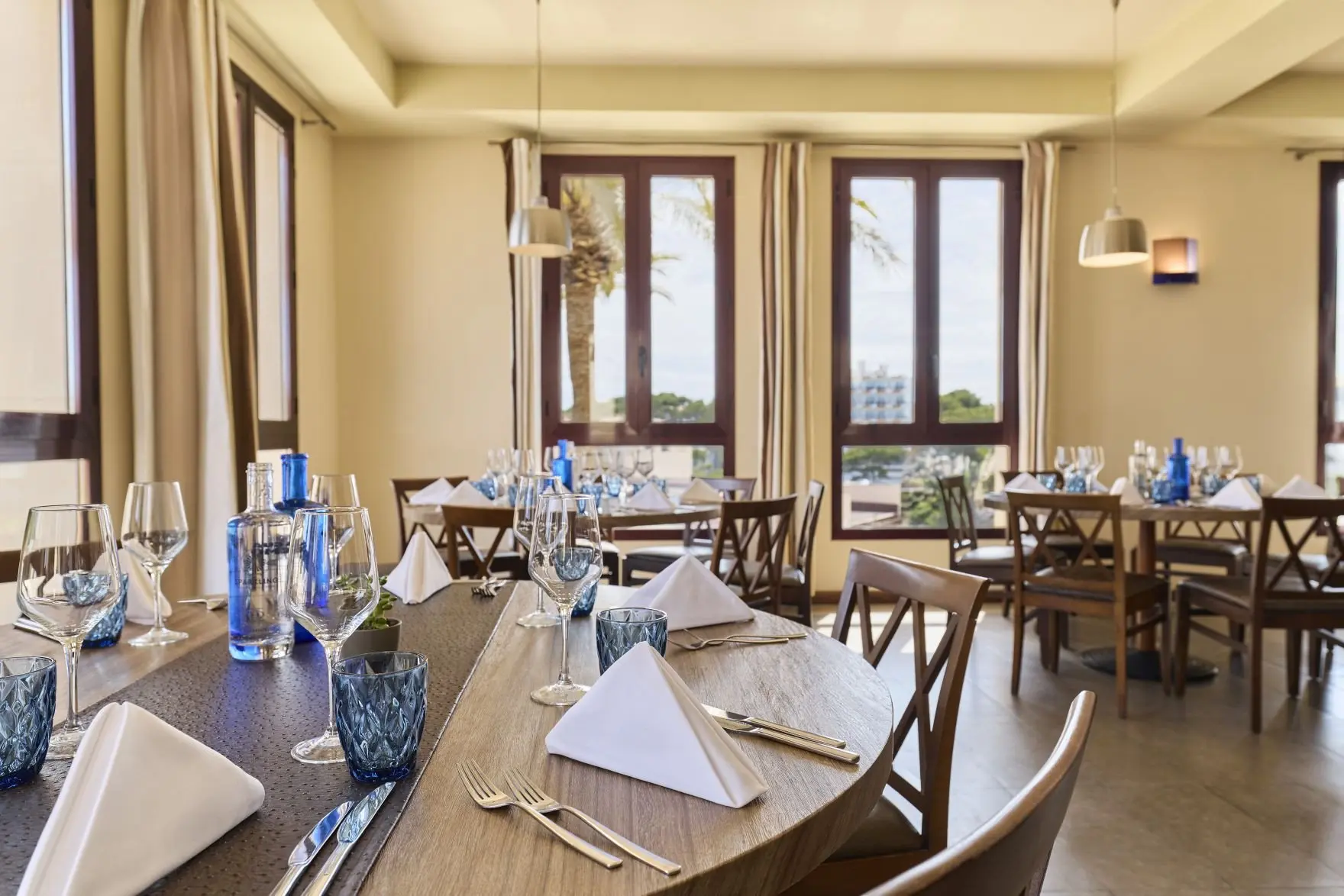 RCSN_Main_Restaurant_15816_WOL