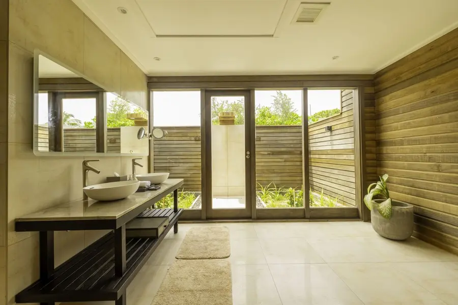 Nala_SunriseBeachVillaBathroom_3