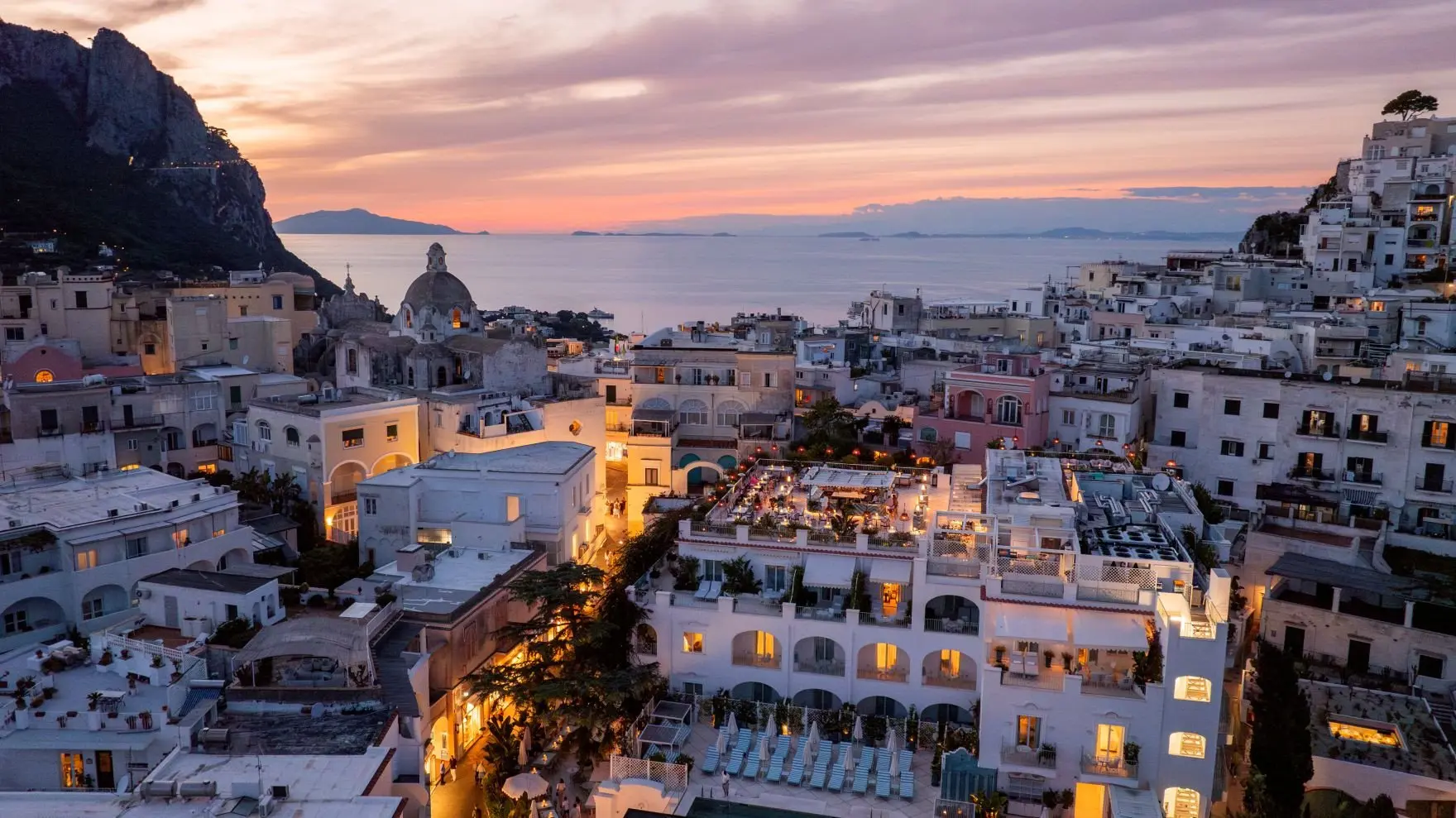 Hotel Exterior_5zD51