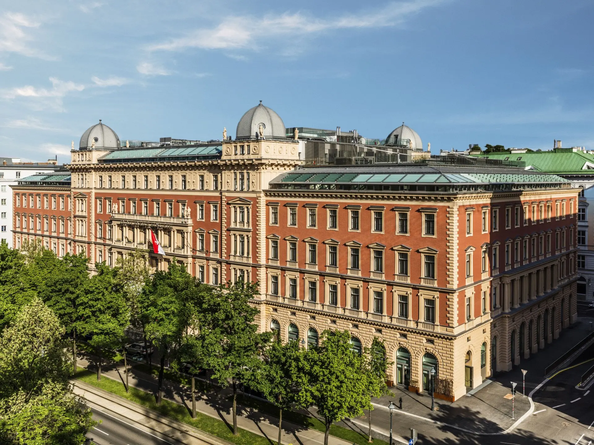 Anantara_Palais_Hansen_Vienna_Hotel_Exterior_View_Side