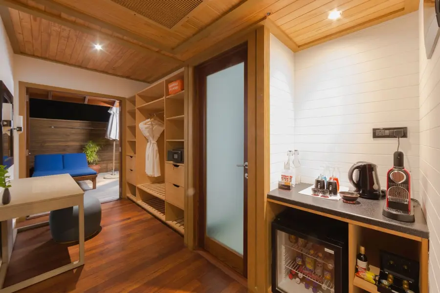 VilamendhooJacuzziWaterVillaMiniBarArea