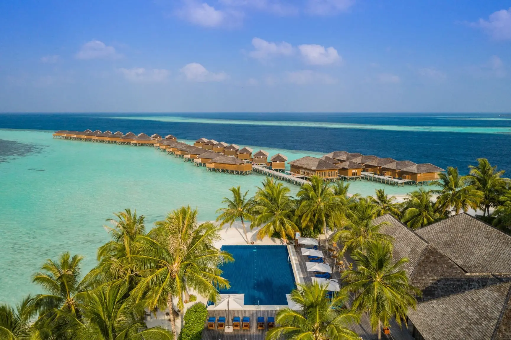 VilamendhooAerialSunsetBarPool&JacuzziWaterVillas
