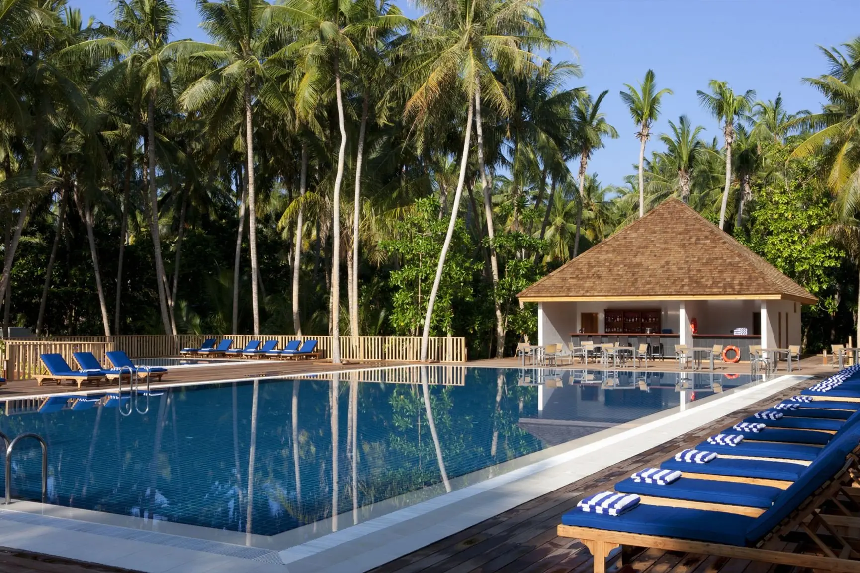 VilamendhooBoashiBarPool6