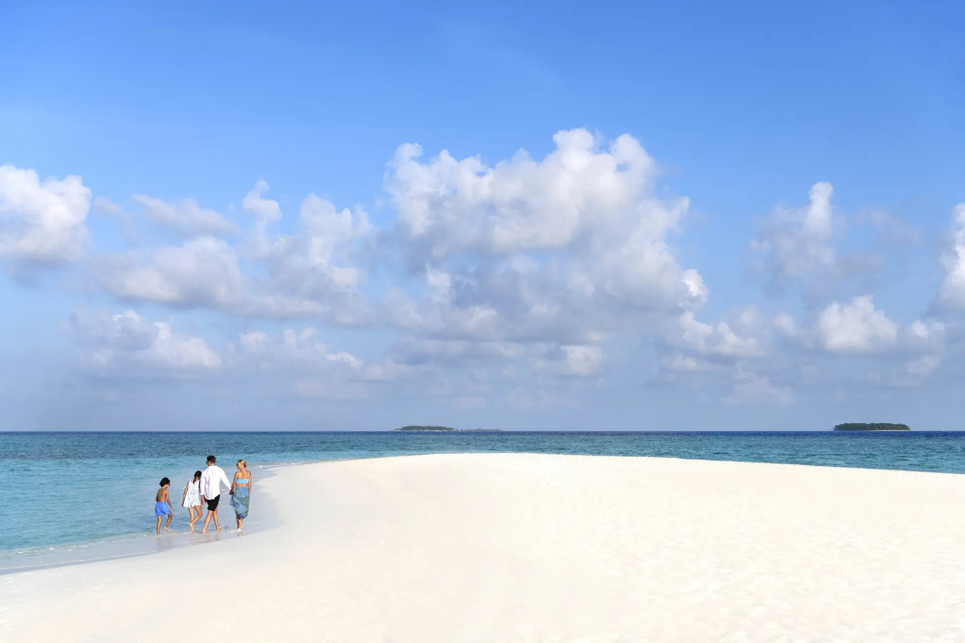 Sandbank - Caucasian Family_02