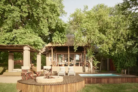 Pool Suite