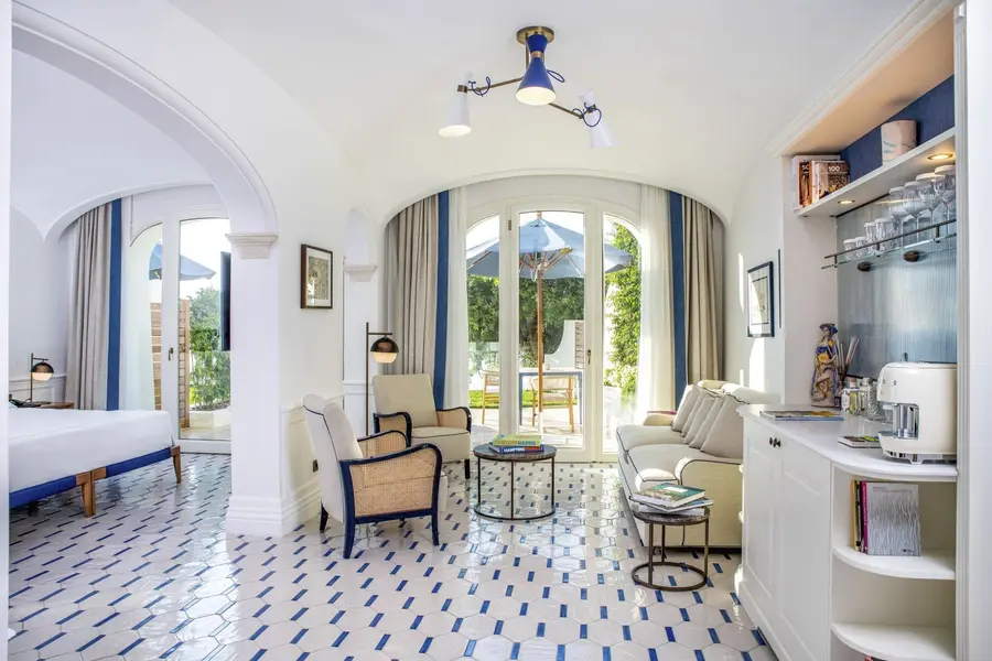 701 Deluxe suite with pool