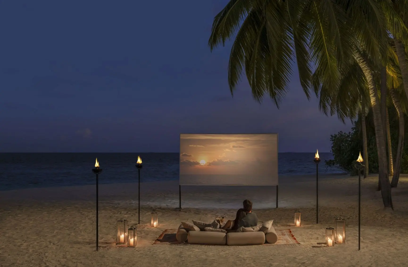 AK_MLEHP_Beach_Residence_Cinema_Under_the_Stars