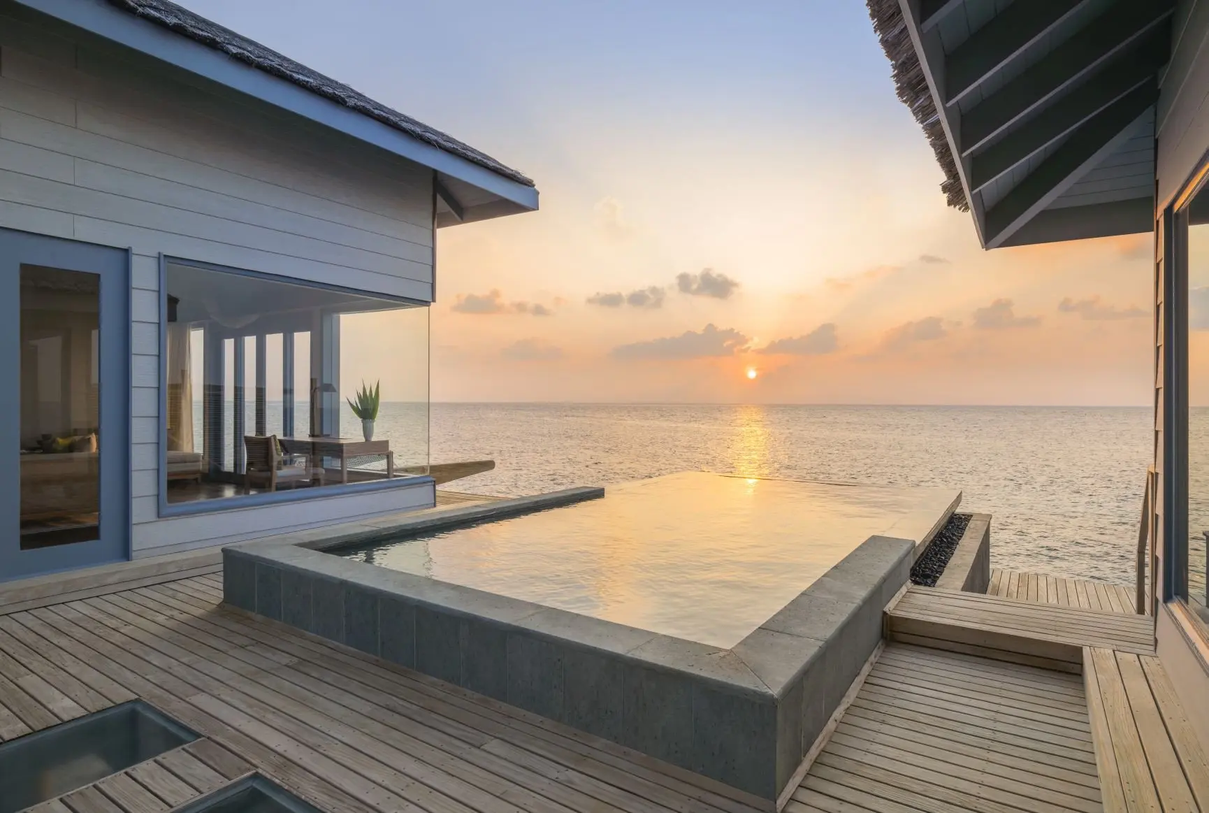 AK_MLEHP_Overwater_Villa_Pool(sunset)
