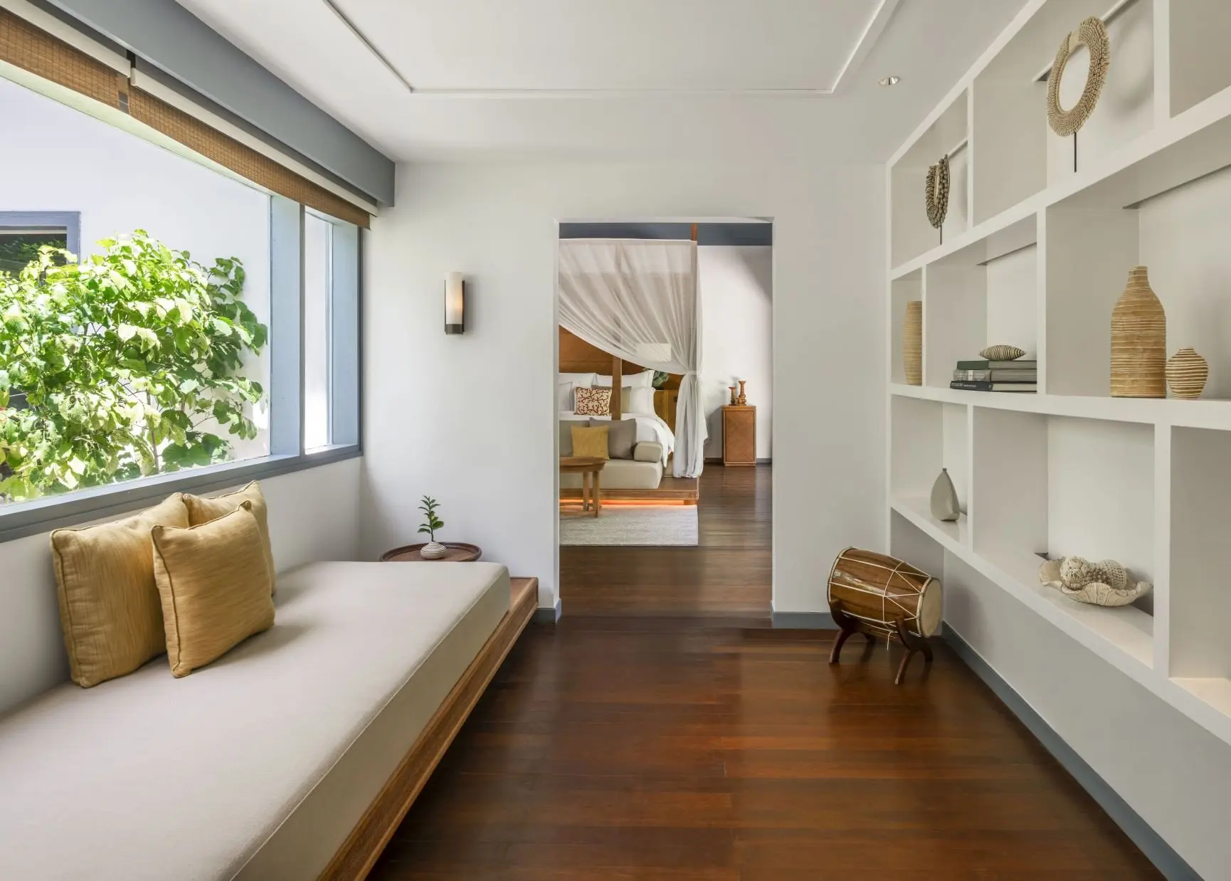 AK_MLEHP_Two_Bedroom_Family_Villa_Walk in_01