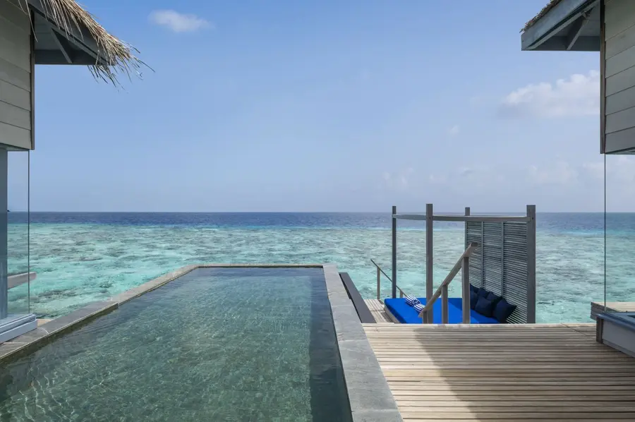 AK_MLEHP_Overwater_Two_Bedrooms_Pool_01