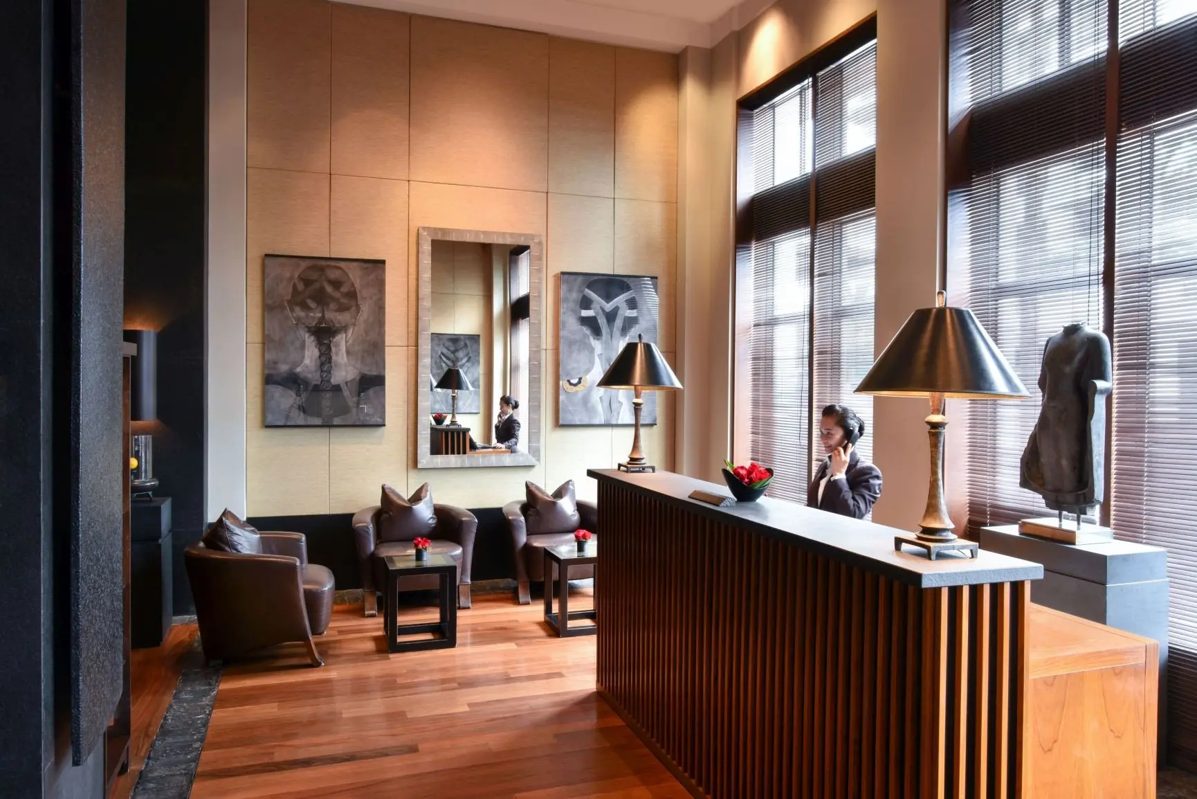 KH_ArtDeco_LobbyDesk