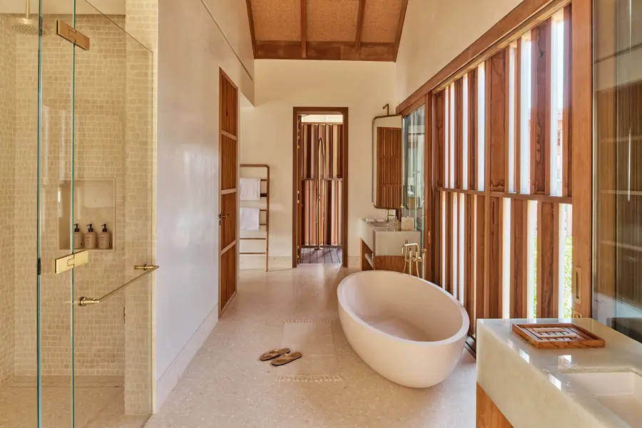 Ocean-side Bathroom - Three Bedroom