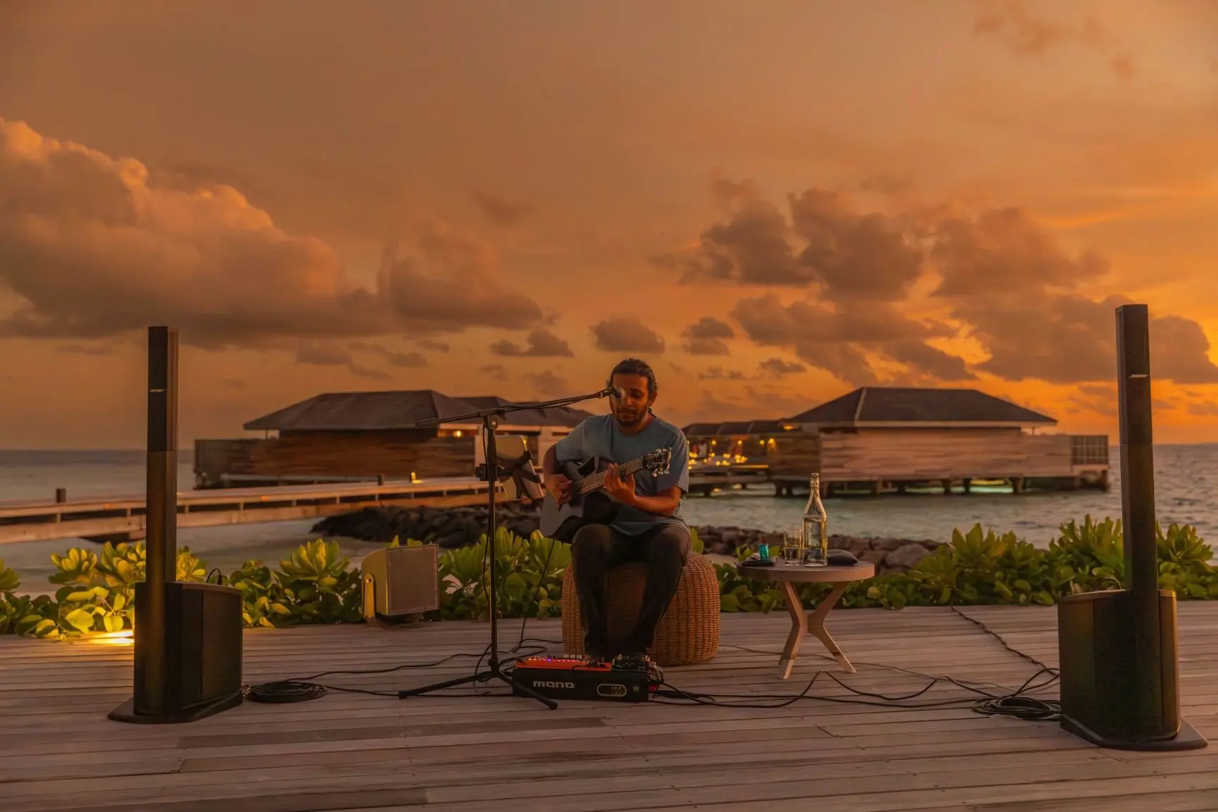 EntertainmentKagiMaldives_SunsetLiveAccoustics6