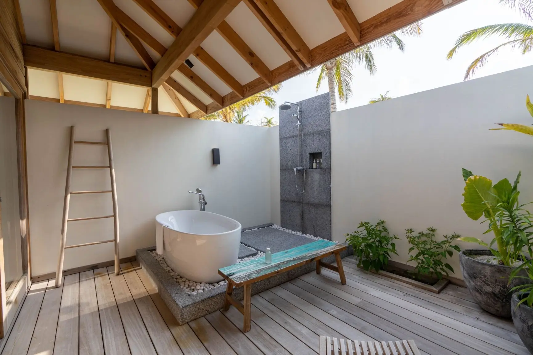 BeachPoolVillaBathroom3