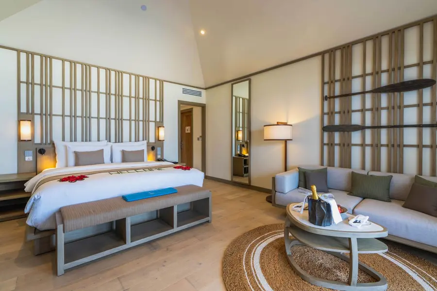15. KagMaldives_BeachPoolVillaInterior_8
