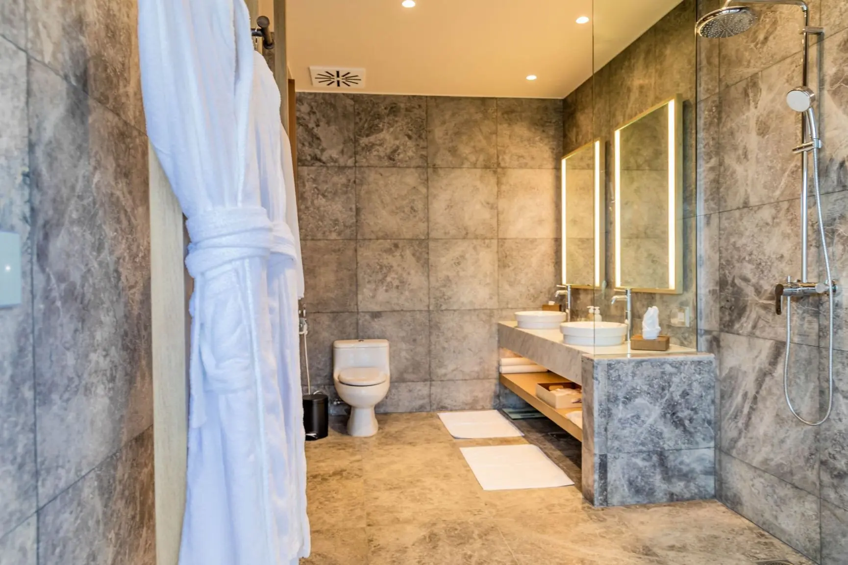 5. KagiMaldives_LagoonPoolVillaBathroom2