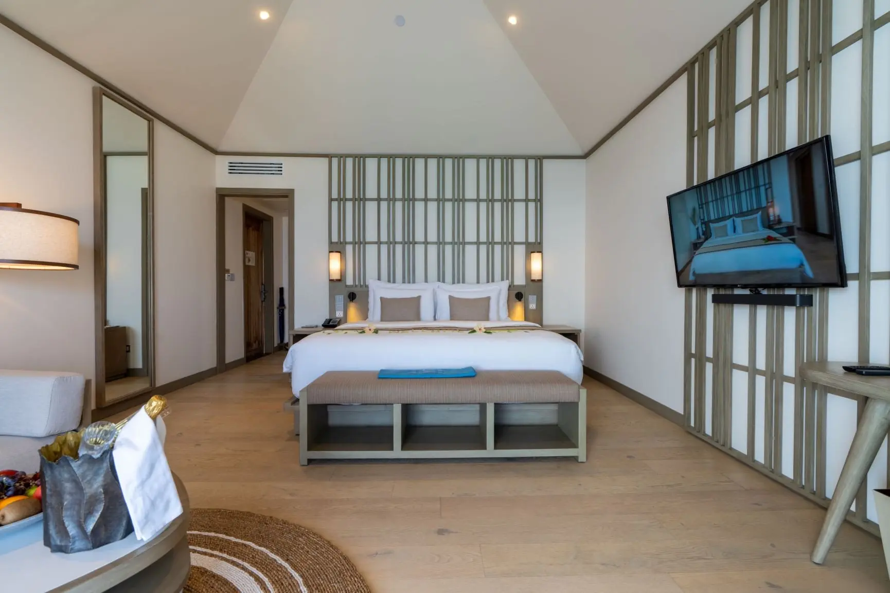 KagiMaldives_OceanPoolVillaBedroomInterior_1