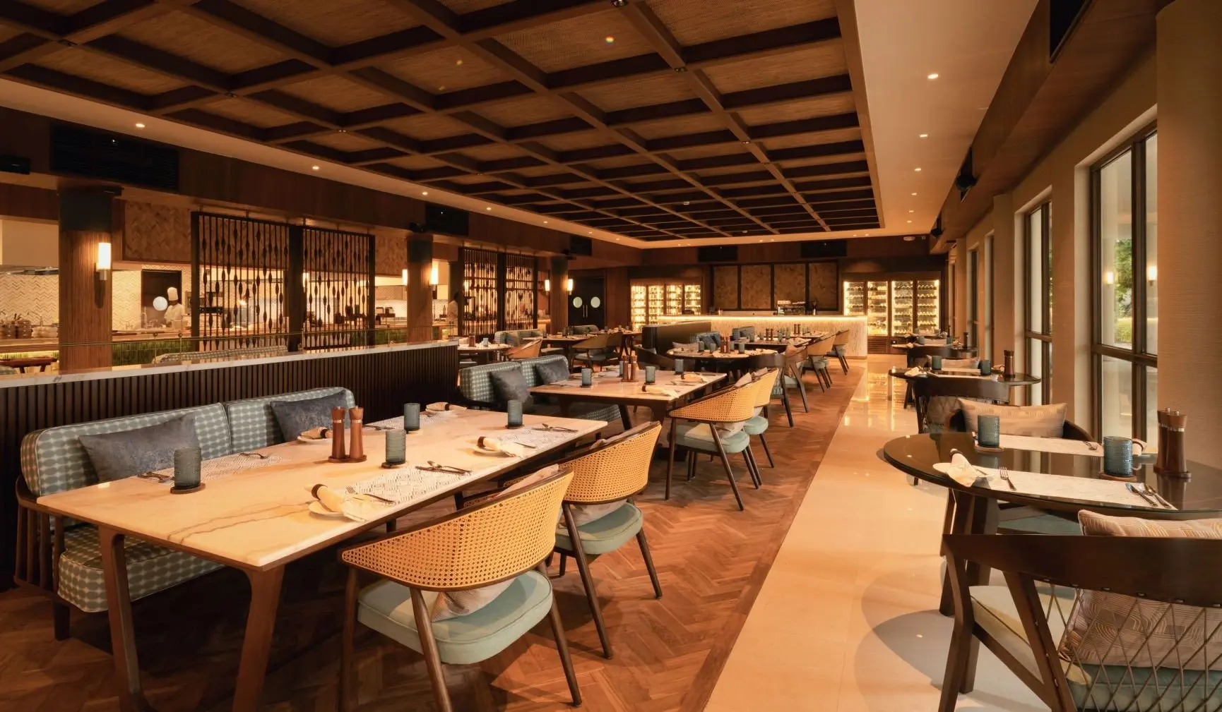 RAG GILI MALDIVES Juliette Restaurant Interior 2