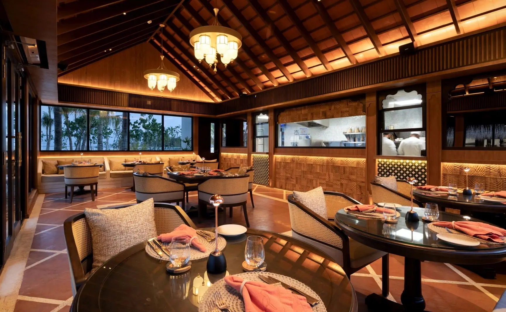 RAH GILI MALDIVES Tiffin Interior
