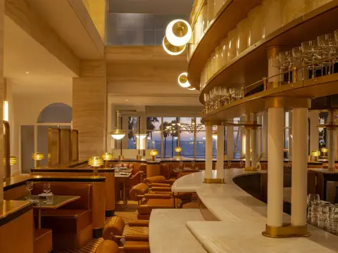 17 Orla Lobby Bar
