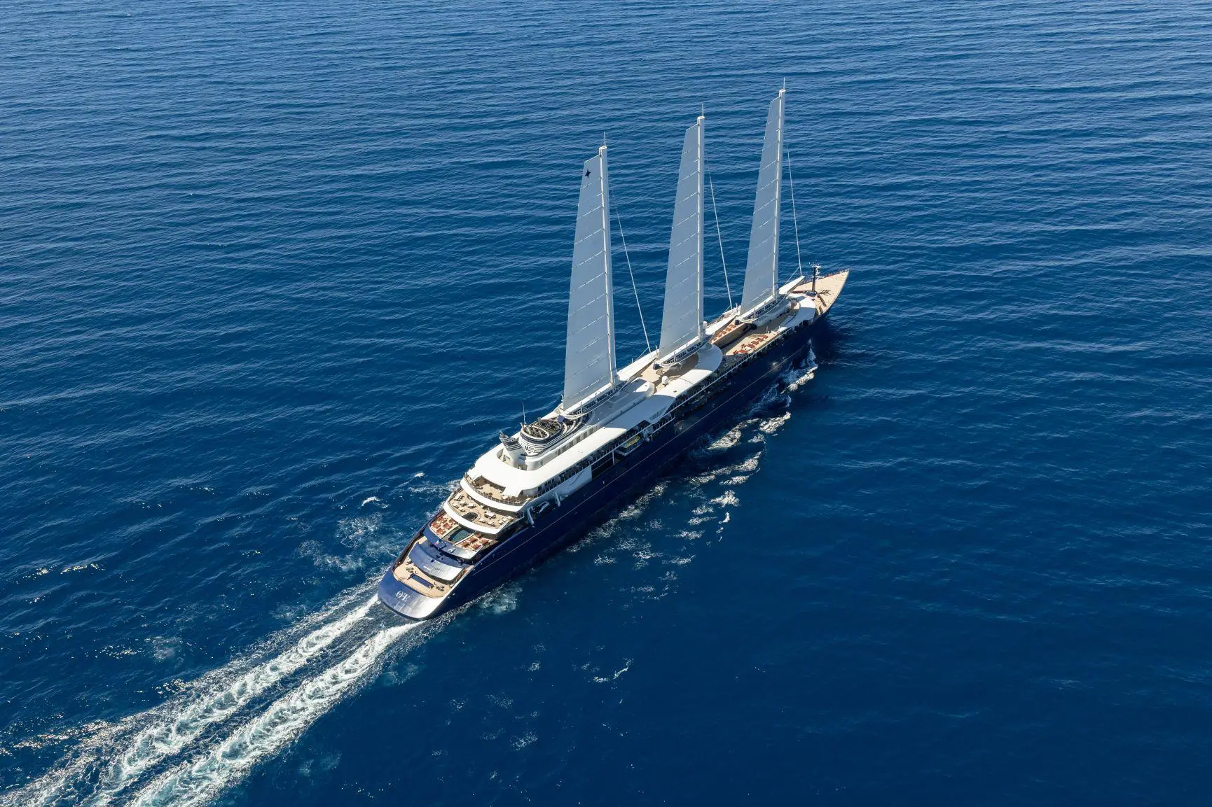 ORIENT EXPRESS_SAILINGYACHTS_CORINTHIAN_EXTERIOR