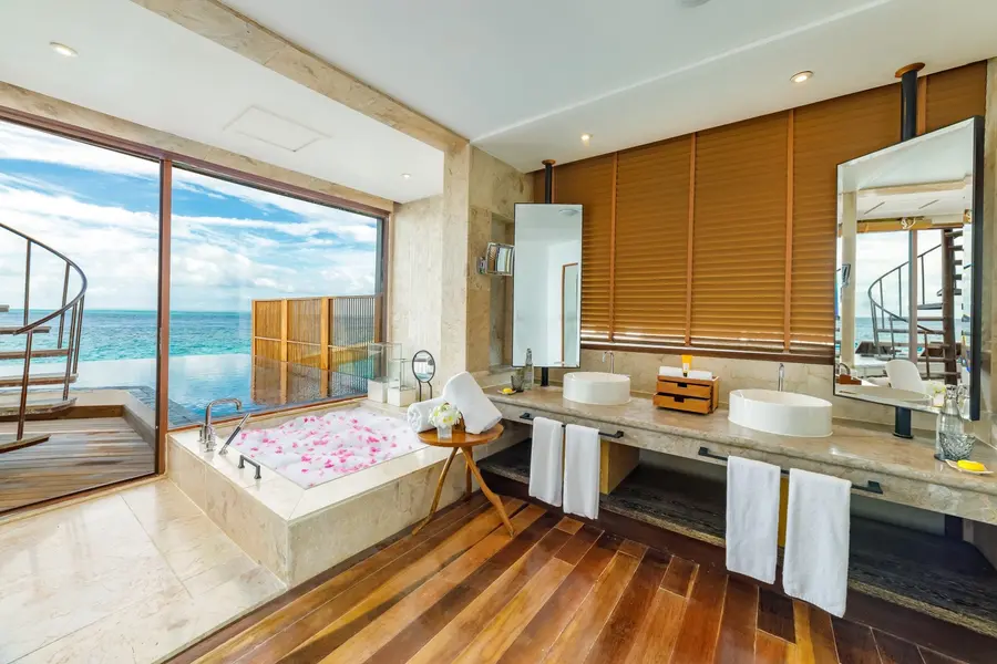 08-Private-Ocean-RESERVE-Master-Bathroom_edit